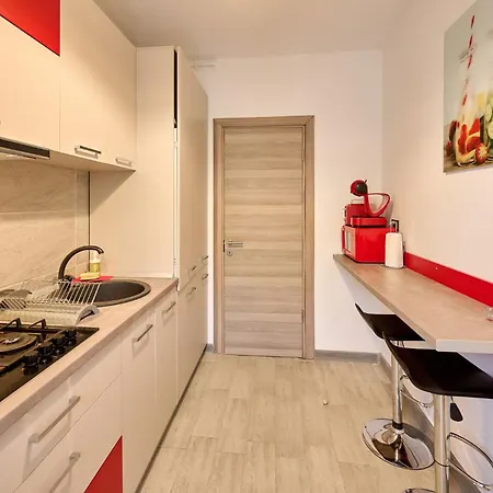 Red4you And Pool Mamaja