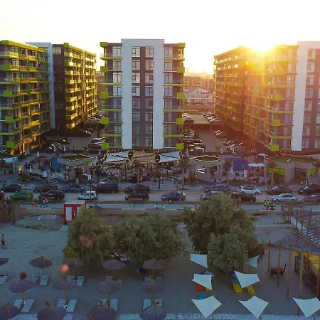 Red4you And Pool Mamaia